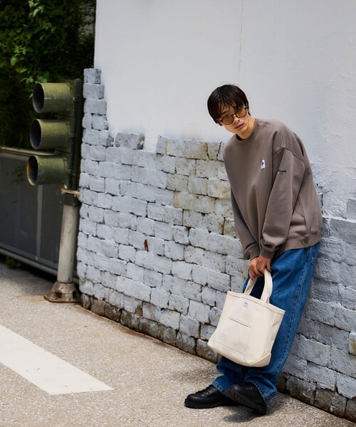 Columbia(コロンビア)の「限定展開 Columbia×FREAK'S STORE コロンビア 別注 インペリアルパーク ワンポイントロゴ クルーネックスウェット(スウェット・メンズ・ベージュ/チャコールグレー/ブラック/ネイビー/グレー・SMALL/X-LARGE/LARGE/MEDIUM)」の20枚目の写真