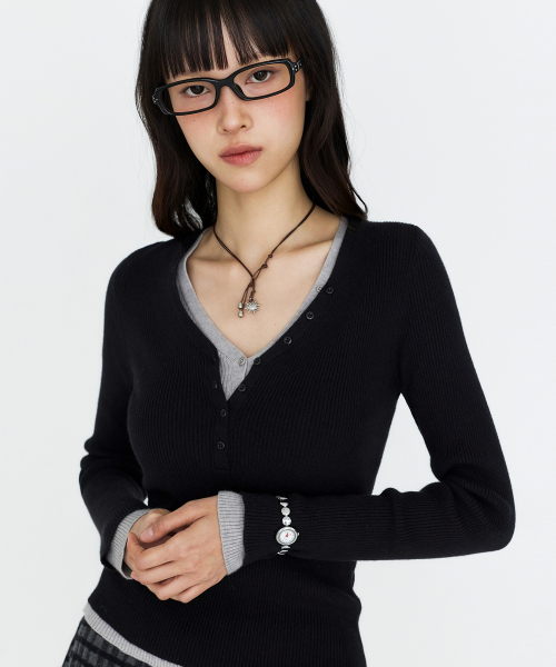 MONGDOL(モンドル)の「ヘンリーVネックリブニットトップ MDKT130_4 カラー(ニット/セーター・レディース・アイボリー/ネイビー/ブラック/ライトグレー・F)」の9枚目の写真