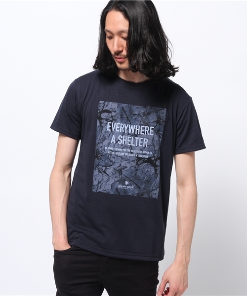 Snow Peak(スノーピーク)の「ロックウォール プリント Tシャツ (ユニセックス)(Tシャツ/カットソー・メンズ・ネイビー/ホワイト/グレー・X-LARGE/MEDIUM/2/1/SMALL/LARGE/XX-LARGE)」の1枚目の写真