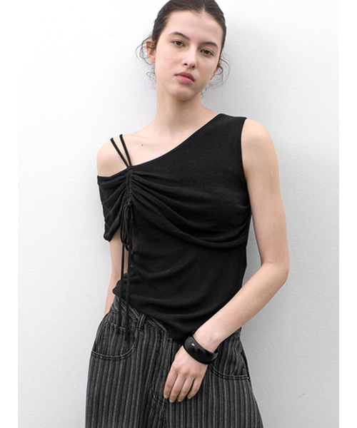 ATELIER NAIN(アトリエナイン)の「ONE OFF SHOLDER SHRRING KNIT (T-7240)(Tシャツ/カットソー・レディース・ライトグレー/ブラック・FREE)」の3枚目の写真