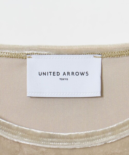 UNITED ARROWS(ユナイテッドアローズ)の「ベロア クルーネック ロングスリーブ Tシャツ(Tシャツ/カットソー・レディース・ブラック/ベージュ・FREE)」の9枚目の写真