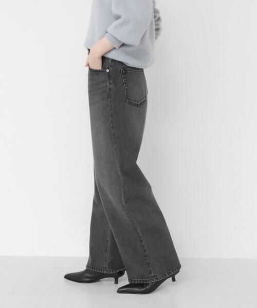 URBAN RESEARCH(アーバンリサーチ)の「ワイドストレートデニムパンツ(デニムパンツ・レディース・ブラック/ライトブルー・38/36/40)」の4枚目の写真