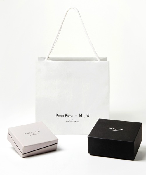 Kengo Kuma + MA,YU （ケンゴ クマ プラス マユ ）の「ケンゴ クマ プラス マユ ピアス（ピアス（両耳用）・レディース・イエローゴールド・ONE SIZE）」の2枚目の写真
