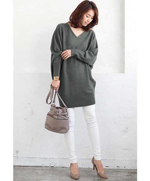 Pierrot（ピエロ）の「ビッグシルエット 7ゲージ ドルマンニット（ニット/セーター・レディース・チャコール/グリーン系その他/マスタード/オフホワイト/ブルー/ブラック・M）」の17枚目の写真