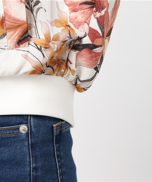 VENCEEXCHANGE(ヴァンスエクスチェンジ)の「花柄ブルゾン (ブルゾン VENCEEXCHANGE(ヴァンスエクスチェンジ)の「花柄ブルゾン (ブルゾン