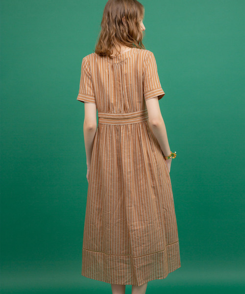 UNITED TOKYO（ユナイテッドトウキョウ）の「ストライプラダーレースワンピース（ワンピース・レディース・ホワイト/キャメル・1）」の19枚目の写真