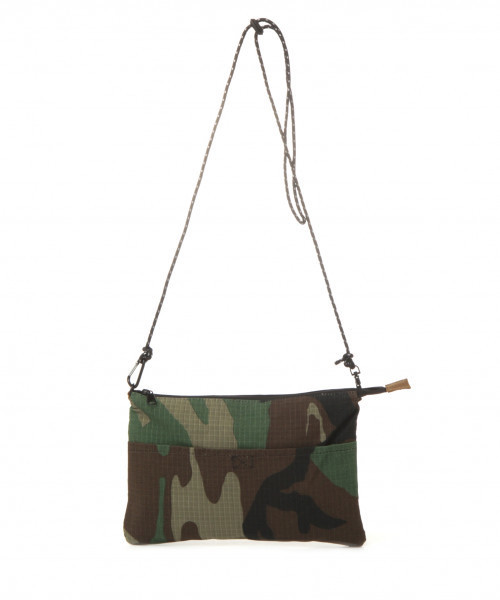 niko and...（ニコアンド）の「リバーシブルサコッシュ（ショルダーバッグ・メンズ・ブラック/ベージュ/ネイビー/レッド・0）」の5枚目の写真