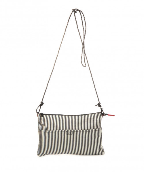 niko and...（ニコアンド）の「リバーシブルサコッシュ（ショルダーバッグ・メンズ・ブラック/ベージュ/ネイビー/レッド・0）」の8枚目の写真