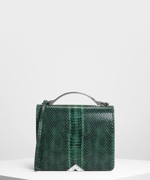 CHARLES & KEITH（チャールズ & キース）の「メタルアクセントフロントフラップバッグ / Metal Accent Front Flap Bag（ハンドバッグ・レディース・ブラック/ブルー/グリーン・S）」の3枚目の写真