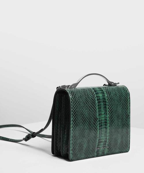 CHARLES & KEITH（チャールズ & キース）の「メタルアクセントフロントフラップバッグ / Metal Accent Front Flap Bag（ハンドバッグ・レディース・ブラック/ブルー/グリーン・S）」の11枚目の写真