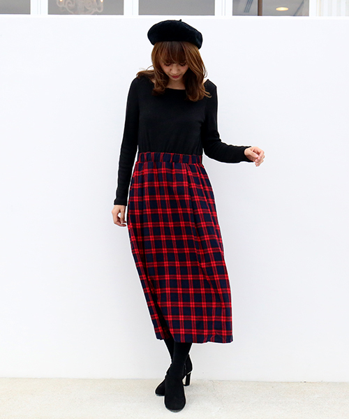 n'ee-ne（ネーネ）の「カットソー×レッドチェックスカートドッキングワンピ（ワンピース・レディース・レッド系その他・LL/M/L）」の2枚目の写真