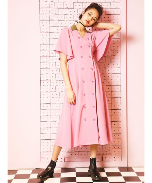 jouetie(ジュエティ)の「ノーカラーダブルボタンワンピース(ワンピース・レディース・ブラック/パープル/ピンク・MEDIUM)」の3枚目の写真