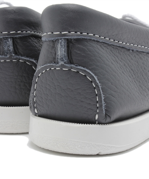 Minnetonka（ミネトンカ）の「[ミネトンカ]MINNETONKA スムースモカシン ◆（モカシン/デッキシューズ・レディース・ホワイト/ネイビー・8(25.0)/6(23.0)/7(24.0)/5(22.0)）」の7枚目の写真