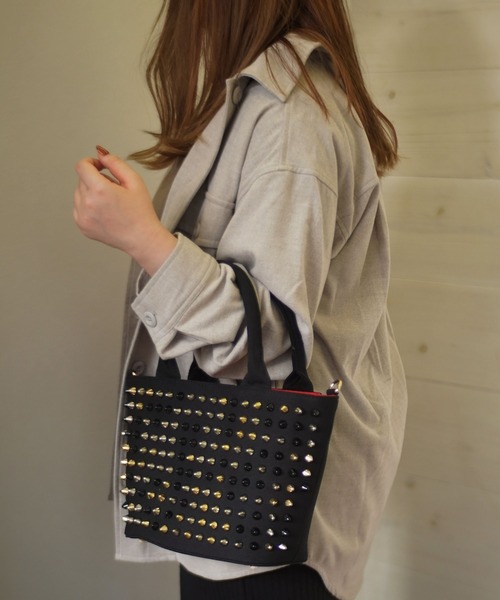 RiNc （リンク）の「【 GLAM JAM / グラムジャム 】 ONI スタッズ トートバッグ（ハンドバッグ・レディース・ブラック/ブラック系その他/ブラック系その他2/ブラック×ブラック/ブラック×シルバー/グレー/カーキ/インディゴブルー/ピンク/ピンク系その他/レッド/その他/その他1/その他2/その他3/その他4/その他5/その他11/その他10/その他8/その他12/その他9/その他7/その他6/その他15/ブラック系その他3/その他14/ホワイト/ホワイト系その他/ホワイト系その他3/ブルー系その他/オレンジ/ネイビー/イエロー/ブルー/ホワイト系その他2/ホワイト×ホワイト/ブルー系その他2・FREE）」の9枚目の写真