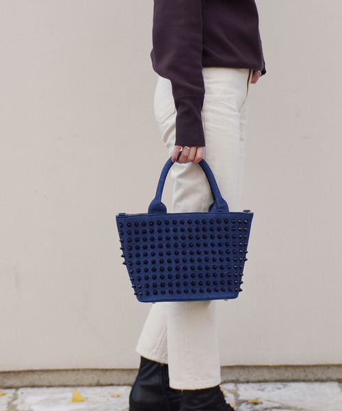 RiNc （リンク）の「【 GLAM JAM / グラムジャム 】 ONI スタッズ トートバッグ（ハンドバッグ・レディース・ブラック/ブラック系その他/ブラック系その他2/ブラック×ブラック/ブラック×シルバー/グレー/カーキ/インディゴブルー/ピンク/ピンク系その他/レッド/その他/その他1/その他2/その他3/その他4/その他5/その他11/その他10/その他8/その他12/その他9/その他7/その他6/その他15/ブラック系その他3/その他14/ホワイト/ホワイト系その他/ホワイト系その他3/ブルー系その他/オレンジ/ネイビー/イエロー/ブルー/ホワイト系その他2/ホワイト×ホワイト/ブルー系その他2・FREE）」の15枚目の写真