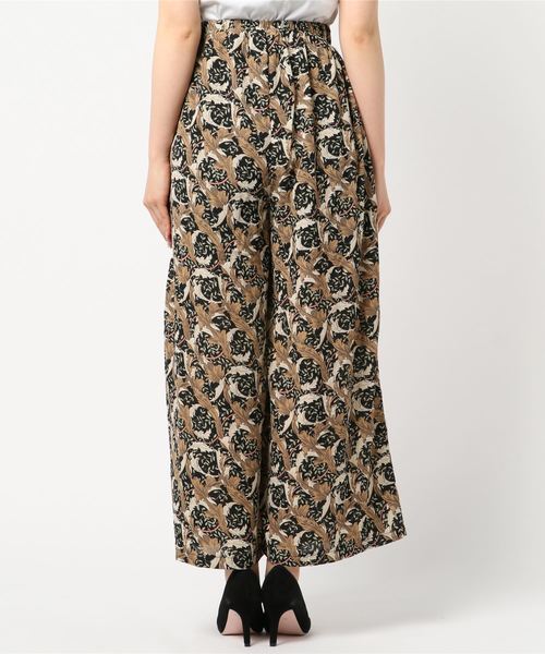 Libby&Rose(リビーアンドローズ)の「アラベスク柄ワイドパンツ(その他パンツ・レディース・ブラック/オレンジ・FREE)」の4枚目の写真