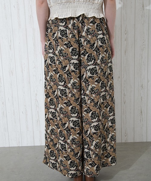 Libby&Rose(リビーアンドローズ)の「アラベスク柄ワイドパンツ(その他パンツ・レディース・ブラック/オレンジ・FREE)」の13枚目の写真