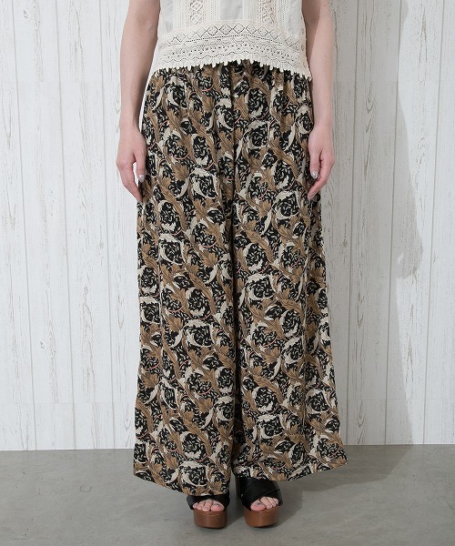 Libby&Rose(リビーアンドローズ)の「アラベスク柄ワイドパンツ(その他パンツ・レディース・ブラック/オレンジ・FREE)」の14枚目の写真