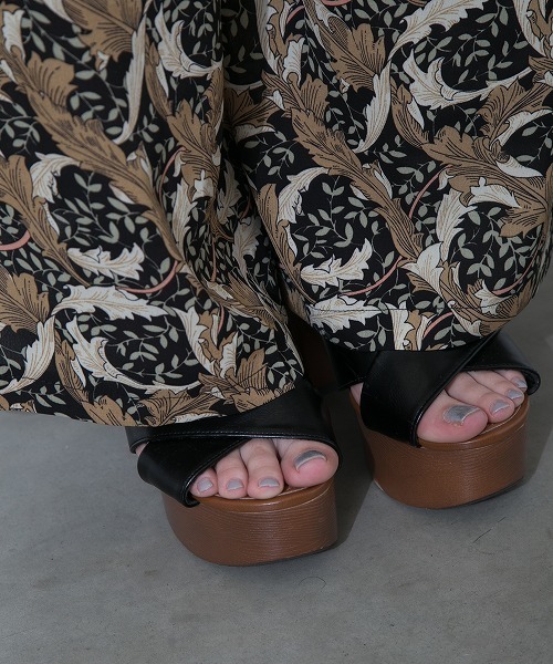 Libby&Rose(リビーアンドローズ)の「アラベスク柄ワイドパンツ(その他パンツ・レディース・ブラック/オレンジ・FREE)」の17枚目の写真