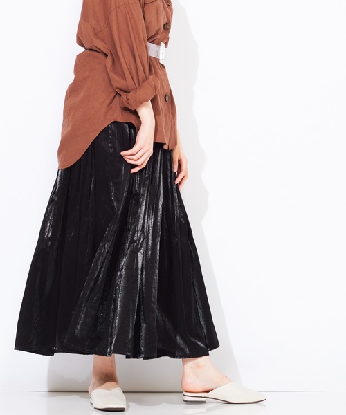 WEGO(ウィゴー)の「WEGO/サテンワッシャープリーツマキシスカート(スカート・レディース・ブラウン/ブラック・FREE)」の2枚目の写真