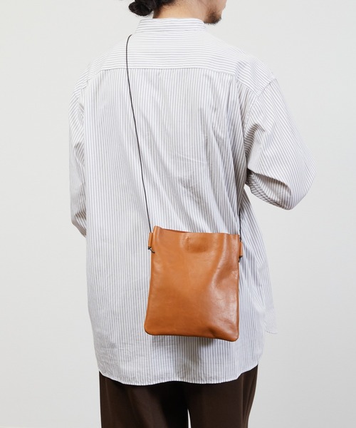 BICASH（ビカーシ）の「BICASH ビカーシ / レザーサコッシュ ショルダーバッグ / B844（ショルダーバッグ・メンズ・ブラック/ダークブラウン/ブラウン/ブラック系その他/キャメル・FREE）」の14枚目の写真