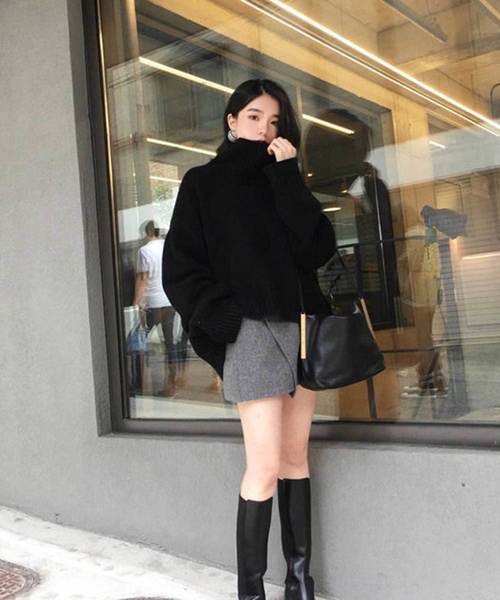 MANGROVE(マングローブ)の「【MANGROVE SELECT】ボリュームハイネックプルオーバーニット(ニット/セーター・レディース・ブラック/ベージュ/ブラウン/ブルー・FREE)」の2枚目の写真