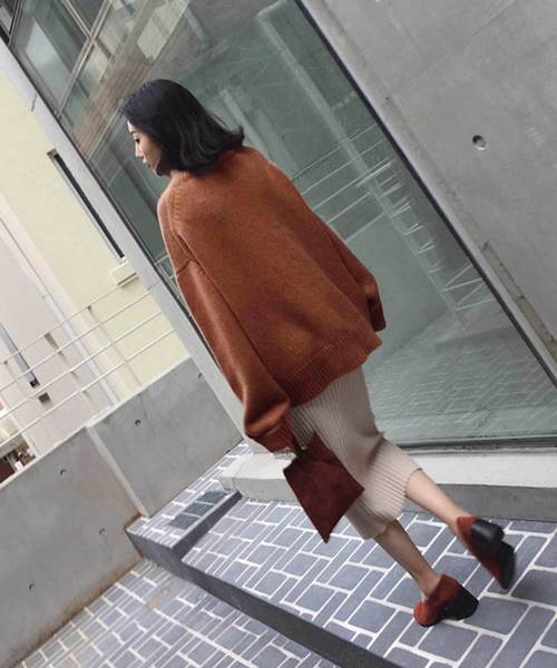 MANGROVE(マングローブ)の「【MANGROVE SELECT】ボリュームハイネックプルオーバーニット(ニット/セーター・レディース・ブラック/ベージュ/ブラウン/ブルー・FREE)」の11枚目の写真