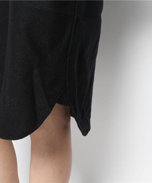 BEAMS BOY（ビームスボーイ）の「BEAMS BOY / 後ろボタン クレリック ワンピース（ワンピース・レディース・チャコールグレー/ブラック・ONE SIZE）」の10枚目の写真