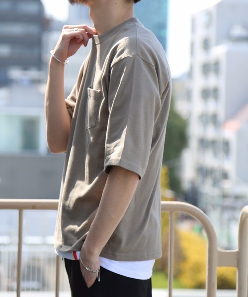 OUTDOOR PRODUCTS(アウトドアプロダクツ)の「【OUTDOOR PRODUCTS/アウトドアプロダクツ】肉厚でヘタらないヘビロテ確実Tシャツ ボックスシルエット ユニセックスサイジング ポケット付き ヘビーウェイト5分袖Tシャツカットソー(Tシャツ/カットソー・メンズ・チャコールグレー/ブラウン/アイボリー/ブルー系その他/ダークベージュ・SMALL/MEDIUM/LARGE/X-LARGE)」の13枚目の写真