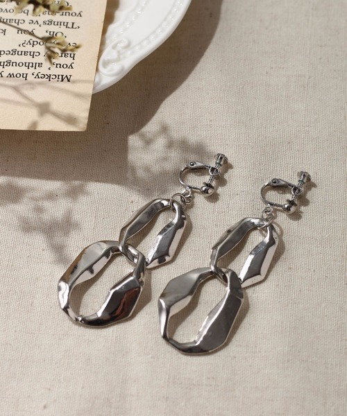 LA VORAGINE（ラ ヴォラジネ）の「アクリルパーツ ミックス デザインイヤリング（イヤリング・レディース・A/B/C/D/E/F/G/H/I/J/K/L/M/N/O/P/Q/R/S/T/U/シルバー/ゴールド/クリア/グリーン/X/W/V/Y/グリーン系その他/ベージュ/イエロー/ホワイト/ブルー/アイボリー/クリアイエロー/Z/ゴールド系その他/ベージュ系その他/イエロー系その他/シルバー系その他/その他2/その他1/その他/ゴールド系その他3/ゴールド系その他4/ゴールド系その他5/ゴールド系その他6/ゴールド系その他7/ゴールド系その他2/ベージュ系その他2/その他6/その他3/その他4/その他5/その他7/その他8・FREE）」の13枚目の写真