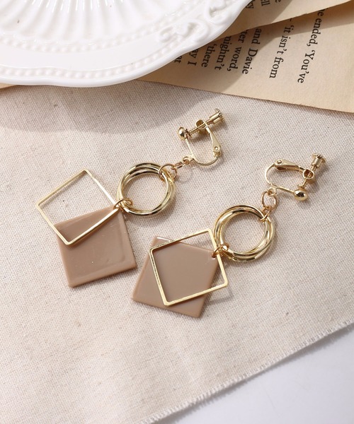 LA VORAGINE（ラ ヴォラジネ）の「アクリルパーツ ミックス デザインイヤリング（イヤリング・レディース・A/B/C/D/E/F/G/H/I/J/K/L/M/N/O/P/Q/R/S/T/U/シルバー/ゴールド/クリア/グリーン/X/W/V/Y/グリーン系その他/ベージュ/イエロー/ホワイト/ブルー/アイボリー/クリアイエロー/Z/ゴールド系その他/ベージュ系その他/イエロー系その他/シルバー系その他/その他2/その他1/その他/ゴールド系その他3/ゴールド系その他4/ゴールド系その他5/ゴールド系その他6/ゴールド系その他7/ゴールド系その他2/ベージュ系その他2/その他6/その他3/その他4/その他5/その他7/その他8・FREE）」の22枚目の写真