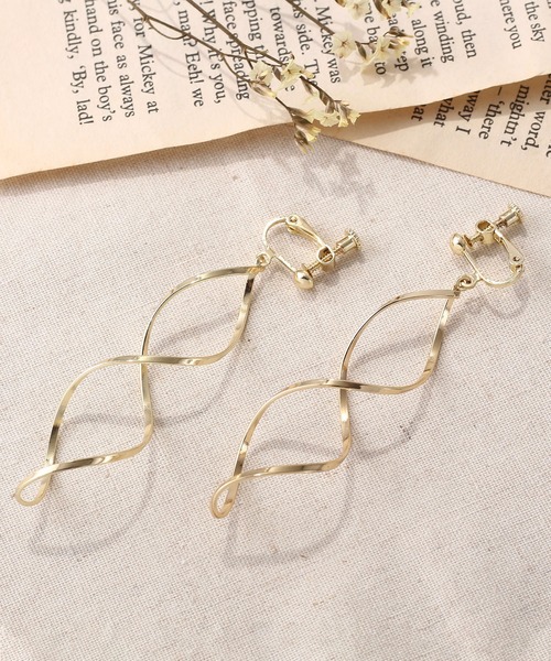 LA VORAGINE（ラ ヴォラジネ）の「アクリルパーツ ミックス デザインイヤリング（イヤリング・レディース・A/B/C/D/E/F/G/H/I/J/K/L/M/N/O/P/Q/R/S/T/U/シルバー/ゴールド/クリア/グリーン/X/W/V/Y/グリーン系その他/ベージュ/イエロー/ホワイト/ブルー/アイボリー/クリアイエロー/Z/ゴールド系その他/ベージュ系その他/イエロー系その他/シルバー系その他/その他2/その他1/その他/ゴールド系その他3/ゴールド系その他4/ゴールド系その他5/ゴールド系その他6/ゴールド系その他7/ゴールド系その他2/ベージュ系その他2/その他6/その他3/その他4/その他5/その他7/その他8・FREE）」の17枚目の写真