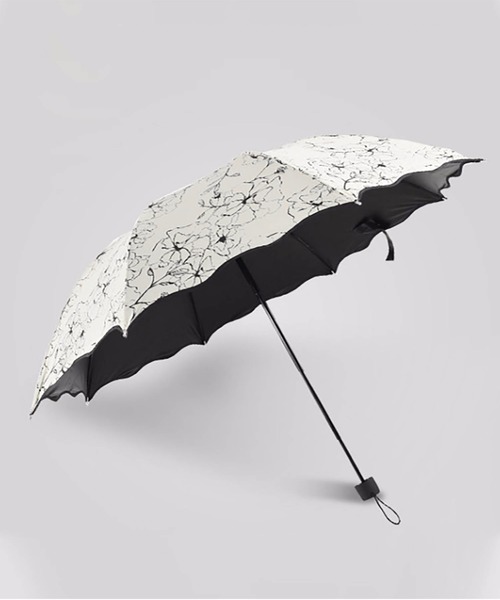 LA VORAGINE(ラ ヴォラジネ)の「UVカット 雨晴れ兼用 折り畳み傘(折りたたみ傘・レディース・ネイビー/ブラック系その他/ホワイト系その他2/ホワイト系その他3/ホワイト系その他4/ブラック/ホワイト/ホワイト系その他・FREE)」の4枚目の写真