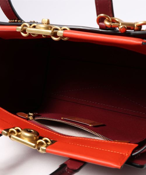 バッグ　[破損品] ミッキーマウス トループ キャリーオール ウィズ サーフ 「ディズニー×COACH(コーチ) The Play コレクション」 Disney（ディズニー）の「【日本限定】DISNEY X COACH トループ