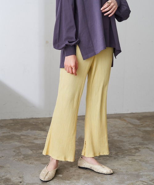 Chaco closet(チャコ クローゼット)の「フレアシルエットスリットプリーツパンツ(その他パンツ・レディース・イエロー/ライトベージュ/ライトグレー/ブラック/ブラウン/オレンジ/ライトグリーン・FREE)」の6枚目の写真