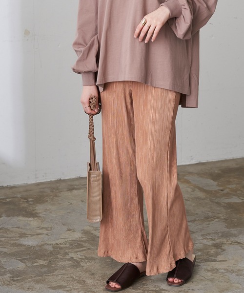 Chaco closet(チャコ クローゼット)の「フレアシルエットスリットプリーツパンツ(その他パンツ・レディース・イエロー/ライトベージュ/ライトグレー/ブラック/ブラウン/オレンジ/ライトグリーン・FREE)」の7枚目の写真