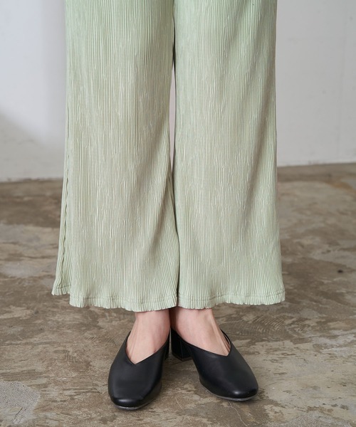 Chaco closet(チャコ クローゼット)の「フレアシルエットスリットプリーツパンツ(その他パンツ・レディース・イエロー/ライトベージュ/ライトグレー/ブラック/ブラウン/オレンジ/ライトグリーン・FREE)」の16枚目の写真