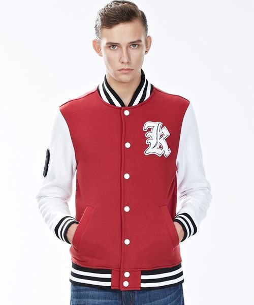 GIORDANO（ジョルダーノ）の「[GIORDANO]ポンチワッペンスタジャン（スタジャン・メンズ・ブラック/レッド・LARGE/MEDIUM）」の2枚目の写真