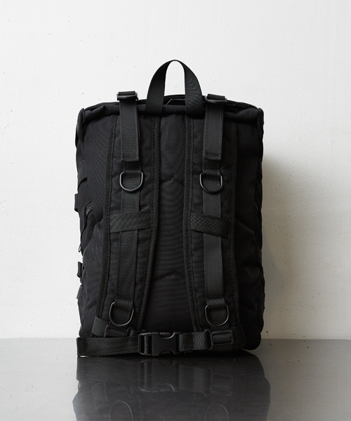 MEMENTISM（メメントイズム）の「MEMENTISM センタースタッズミニリュック（バックパック/リュック・メンズ・ブラック・FREE）」の10枚目の写真
