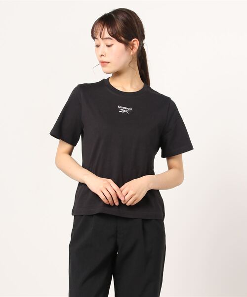 Reebok（リーボック）の「クラシックス スモールロゴ Tシャツ / Classics Small Logo Tee（Tシャツ/カットソー・レディース・ブラック×ホワイト/ホワイト×ブラック/チェリーレッド・SMALL/LARGE/MEDIUM/X-LARGE/X-SMALL/XX-LARGE）」の15枚目の写真