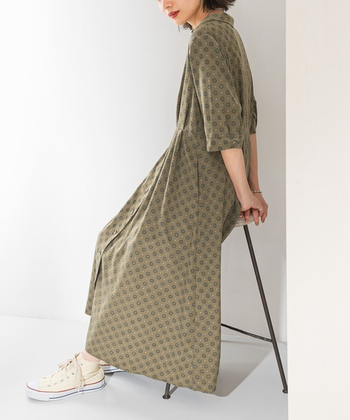 KBF（ケイビーエフ）の「オープンカラー小紋ワンピース（ワンピース・レディース・ダークブラウン/カーキ・ONE）」の5枚目の写真