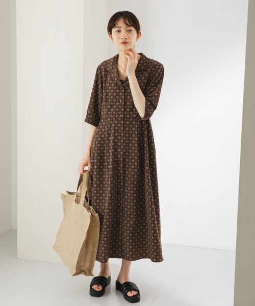 KBF（ケイビーエフ）の「オープンカラー小紋ワンピース（ワンピース・レディース・ダークブラウン/カーキ・ONE）」の9枚目の写真