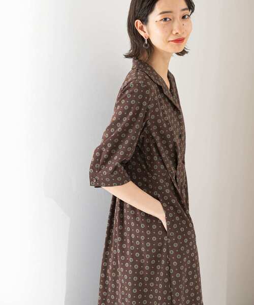 KBF（ケイビーエフ）の「オープンカラー小紋ワンピース（ワンピース・レディース・ダークブラウン/カーキ・ONE）」の12枚目の写真