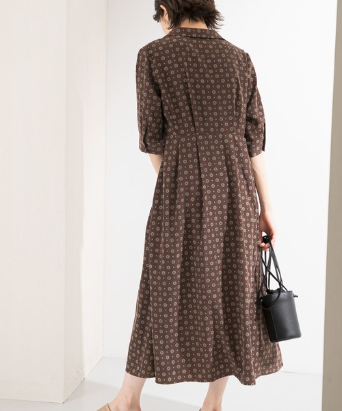 KBF（ケイビーエフ）の「オープンカラー小紋ワンピース（ワンピース・レディース・ダークブラウン/カーキ・ONE）」の13枚目の写真