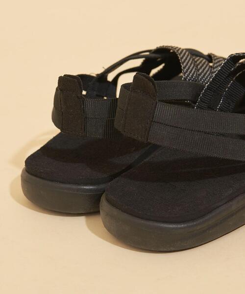 Teva（テバ）の「＜Teva(テバ)＞∴VOYA STRAPPY ボヤストラッピー サンダル ◆（サンダル・レディース・ブラック/オフホワイト・6/8/5/7）」の9枚目の写真
