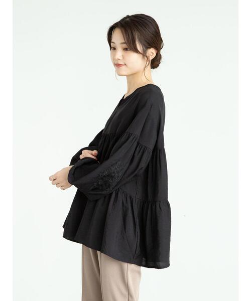 ELENCARE DUE（エレンカーレデュエ）の「・ELENCARE DUE 刺繍ティアードブラウス＊（シャツ/ブラウス・レディース・オフホワイト/ベージュ/ブラック/ラベンダー・FREE）」の16枚目の写真