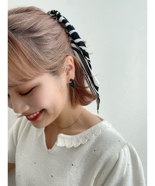 JUMELLE（ジュメロ）の「カールピアス（ピアス（両耳用）・レディース・ブラック/ゴールド・FREE）」の9枚目の写真