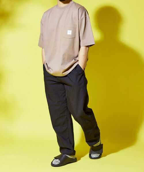 NOLLEY'S goodman（ノーリーズグッドマン）の「【WORK ABOUT/ワークアバウト】BOXロゴ ビッグシルエット Tシャツ（Tシャツ/カットソー・メンズ・ブラック/ホワイト/ベージュ・LARGE/SMALL/MEDIUM）」の21枚目の写真