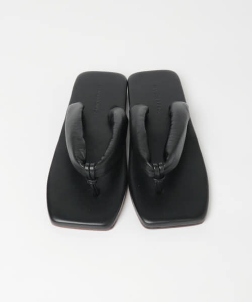 WANDERUNG（ワンデルング）の「WANDERUNG leather thong sandals