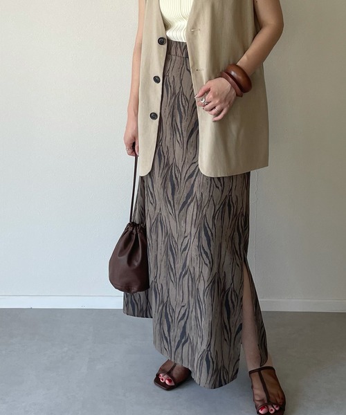 y/m by misato(イムバイミサト)の「ゼブラ柄ストレートスカート(スカート・レディース・アイボリー/モカ・FREE)」の1枚目の写真